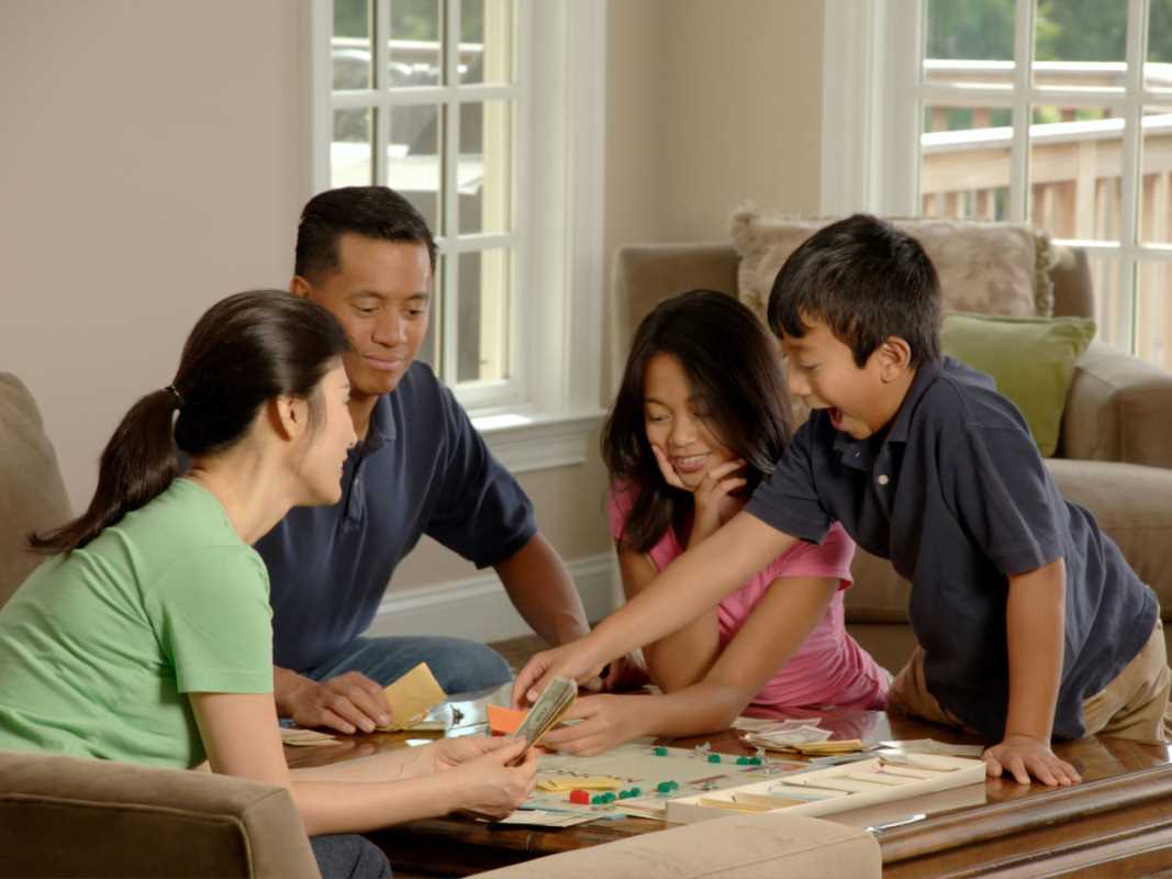 5 Engaging Game Night Ideas Every Age Group Will Love
