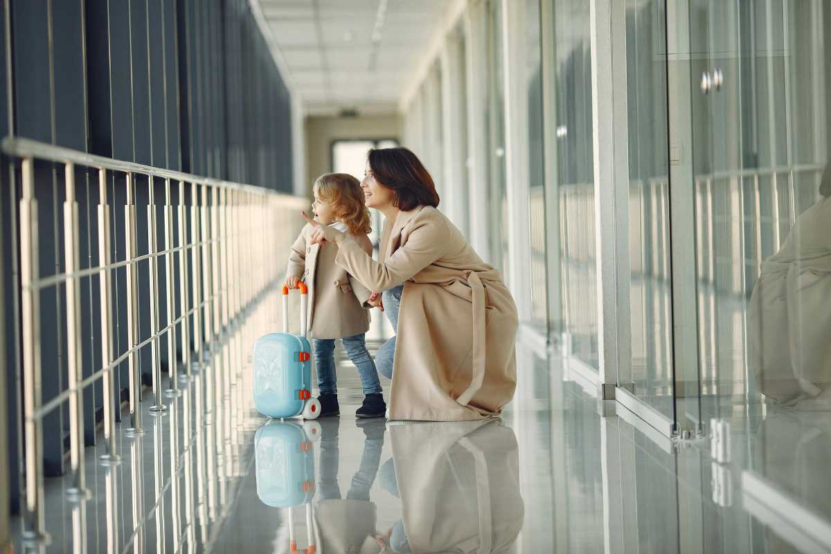 7 Creative Games for Kids That Make Airport Layovers Fly By